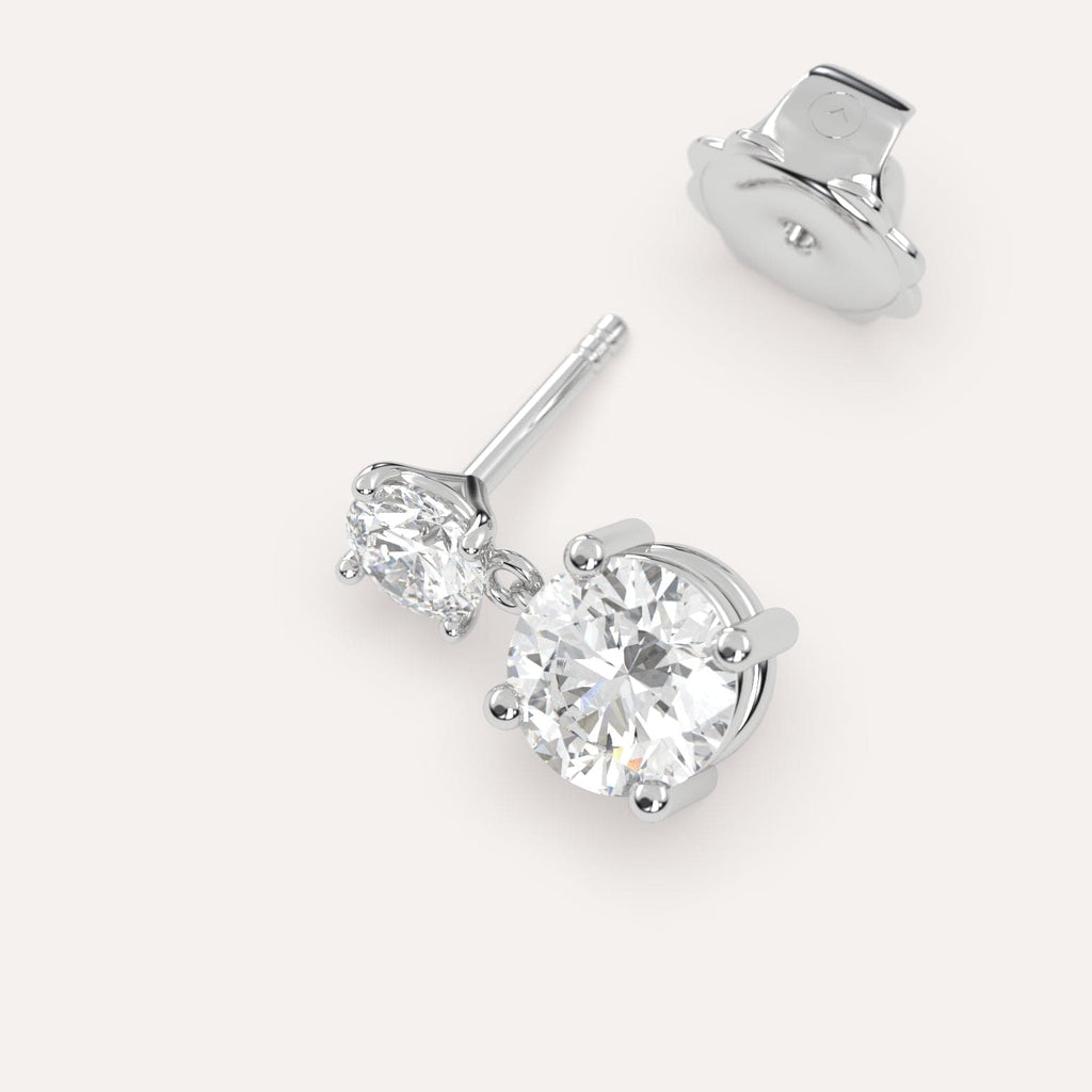 1 carat Single Round Diamond Dangle Drop Earring in White Gold