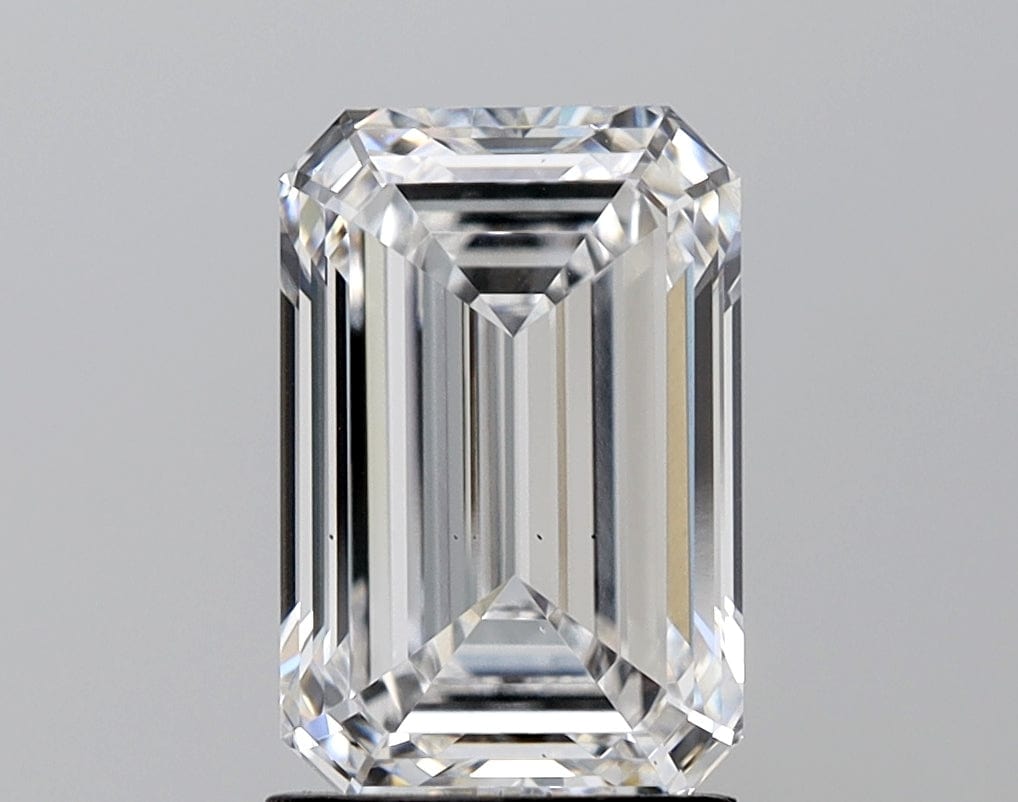 2 carat Lab Grown Diamond | Emerald D-VS2